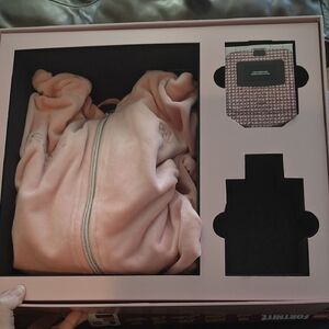 Iconic Paris Hilton Pr Box Small